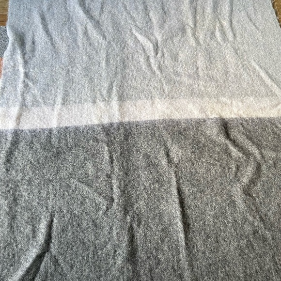 St. Albans 100% Mohair Wool Gray/Yellow/White Throw Blanket - Picture 10 of 11